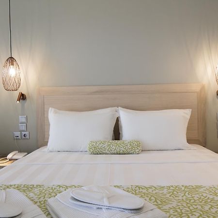 Amira Luxury Suites Skiathos Exterior foto