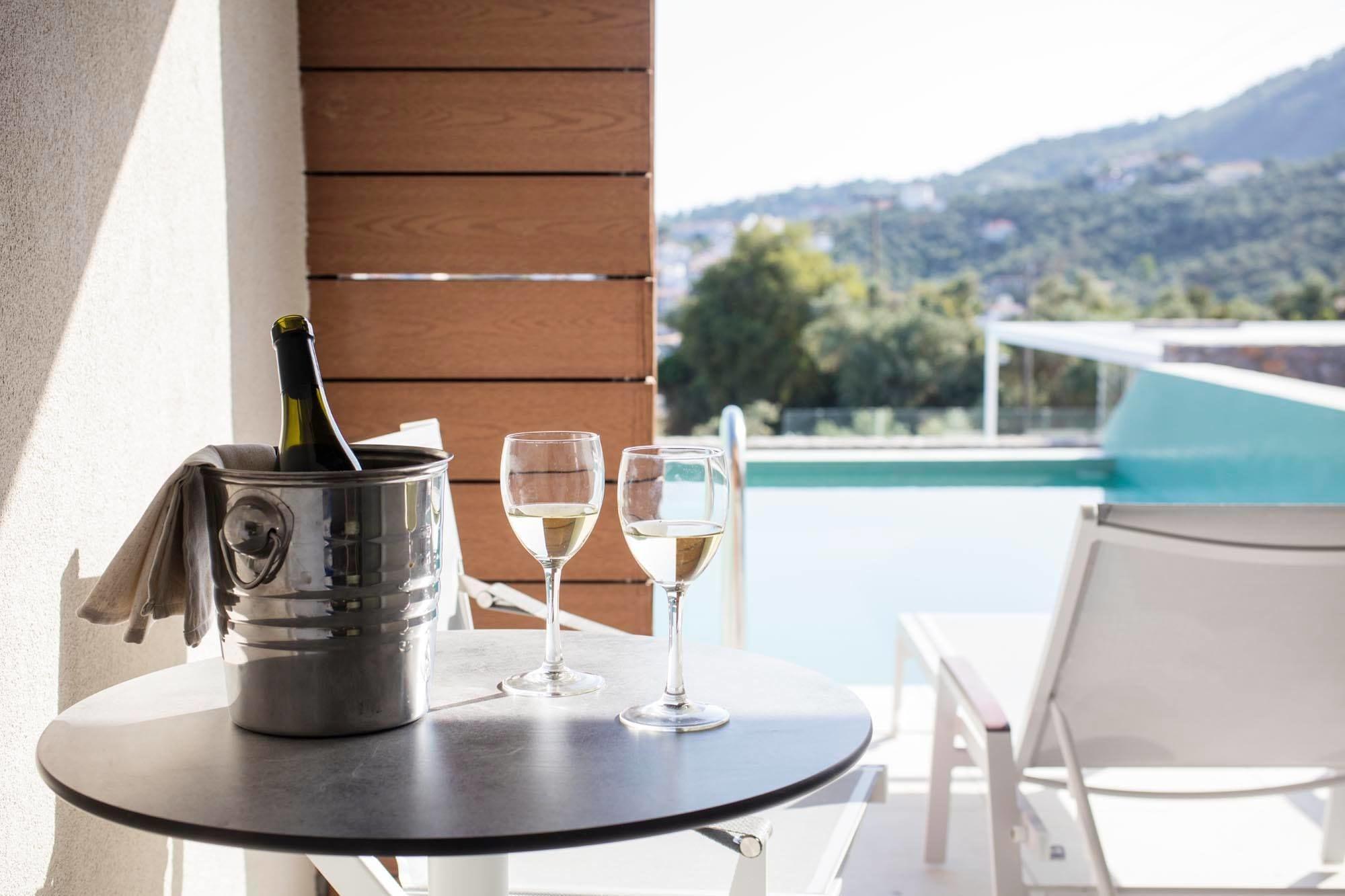 Amira Luxury Suites Skiathos Exterior foto